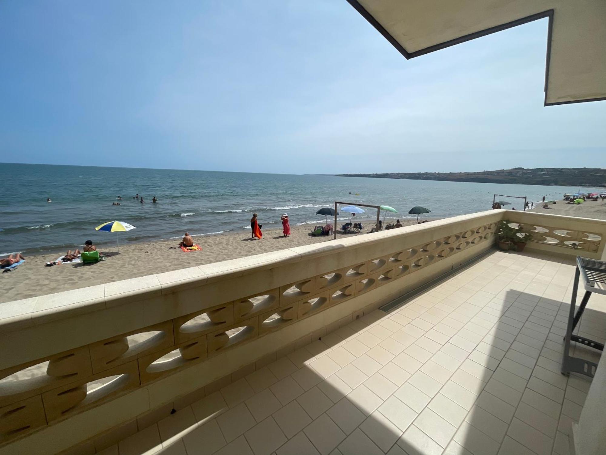 Paradiso Fronte Mare Agnone Bagni Extérieur photo